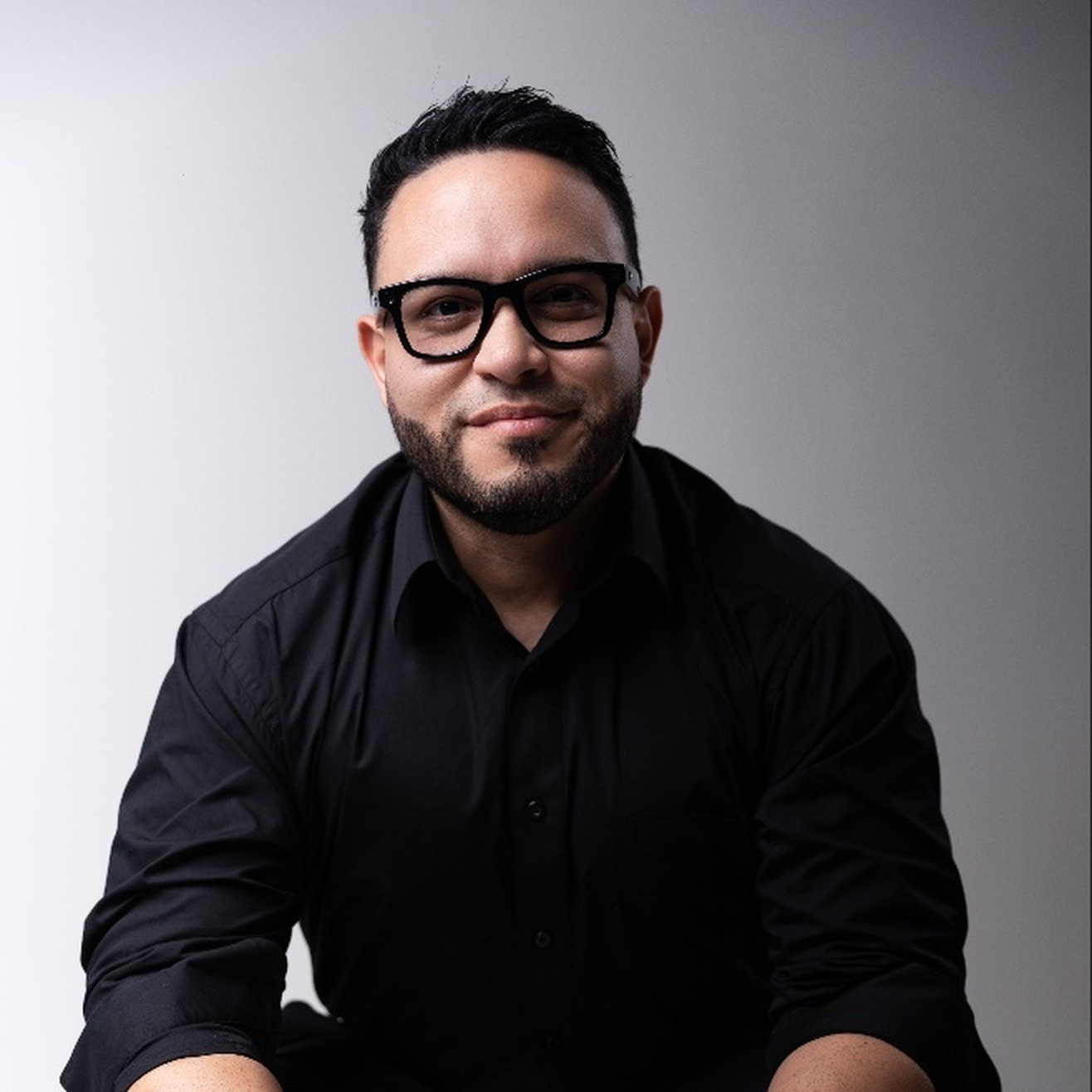 Oscar_Hernandez_Headshot_HighRes